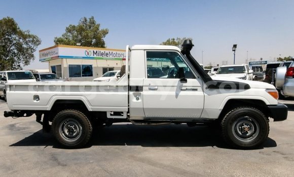 Buy New Toyota Land Cruiser White Car in Abiy Adi in Tigray Buy New Toyota Land Cruiser White Car in Abiy Adi in Tigray