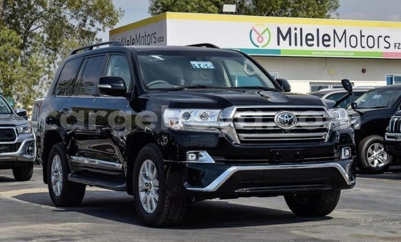 Haaraa Toyota Land Cruiser Black Makiinaa iti Abiy Adi keessatti Tigray keessatti Haaraa Toyota Land Cruiser Black Makiinaa iti Abiy Adi keessatti Tigray keessatti
