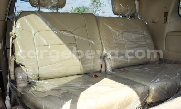 Haaraa Toyota Land Cruiser Black Makiinaa iti Abiy Adi keessatti Tigray keessatti Haaraa Toyota Land Cruiser Black Makiinaa iti Abiy Adi keessatti Tigray keessatti