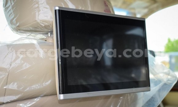 Haaraa Toyota Land Cruiser Black Makiinaa iti Abiy Adi keessatti Tigray keessatti Haaraa Toyota Land Cruiser Black Makiinaa iti Abiy Adi keessatti Tigray keessatti