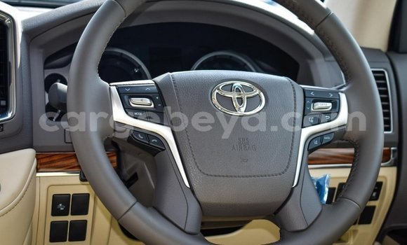 Haaraa Toyota Land Cruiser Black Makiinaa iti Abiy Adi keessatti Tigray keessatti Haaraa Toyota Land Cruiser Black Makiinaa iti Abiy Adi keessatti Tigray keessatti