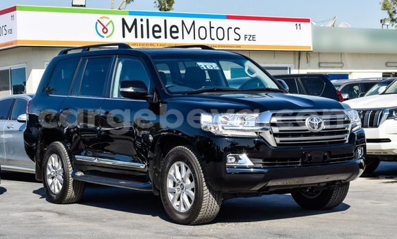 Haaraa Toyota Land Cruiser Black Makiinaa iti Abiy Adi keessatti Tigray keessatti Haaraa Toyota Land Cruiser Black Makiinaa iti Abiy Adi keessatti Tigray keessatti