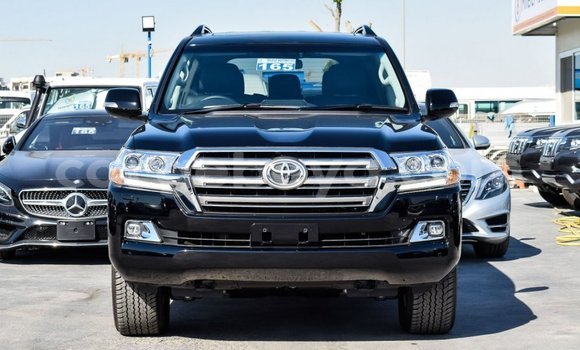 Haaraa Toyota Land Cruiser Black Makiinaa iti Abiy Adi keessatti Tigray keessatti Haaraa Toyota Land Cruiser Black Makiinaa iti Abiy Adi keessatti Tigray keessatti