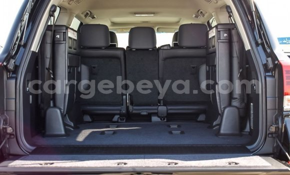 Haaraa Toyota Land Cruiser Black Makiinaa iti Abiy Adi keessatti Tigray keessatti Haaraa Toyota Land Cruiser Black Makiinaa iti Abiy Adi keessatti Tigray keessatti