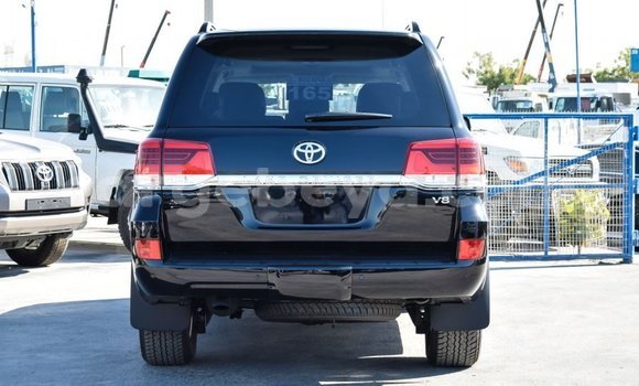 Haaraa Toyota Land Cruiser Black Makiinaa iti Abiy Adi keessatti Tigray keessatti Haaraa Toyota Land Cruiser Black Makiinaa iti Abiy Adi keessatti Tigray keessatti