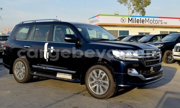 Haaraa Toyota Land Cruiser Black Makiinaa iti Abiy Adi keessatti Tigray keessatti Haaraa Toyota Land Cruiser Black Makiinaa iti Abiy Adi keessatti Tigray keessatti