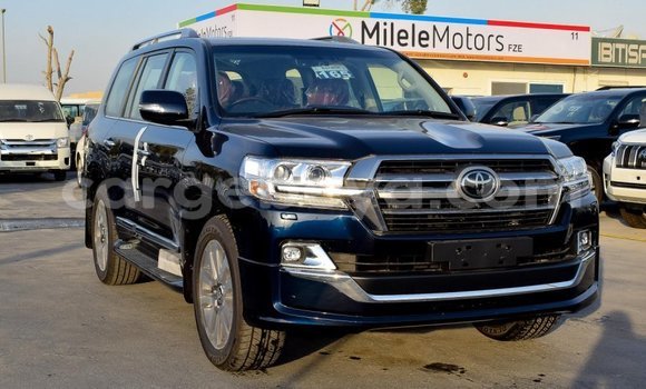 Haaraa Toyota Land Cruiser Black Makiinaa iti Abiy Adi keessatti Tigray keessatti Haaraa Toyota Land Cruiser Black Makiinaa iti Abiy Adi keessatti Tigray keessatti