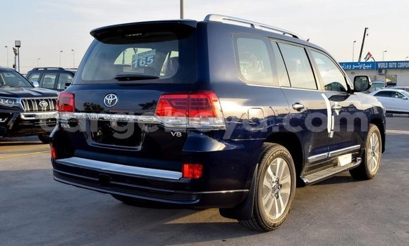 Haaraa Toyota Land Cruiser Black Makiinaa iti Abiy Adi keessatti Tigray keessatti Haaraa Toyota Land Cruiser Black Makiinaa iti Abiy Adi keessatti Tigray keessatti