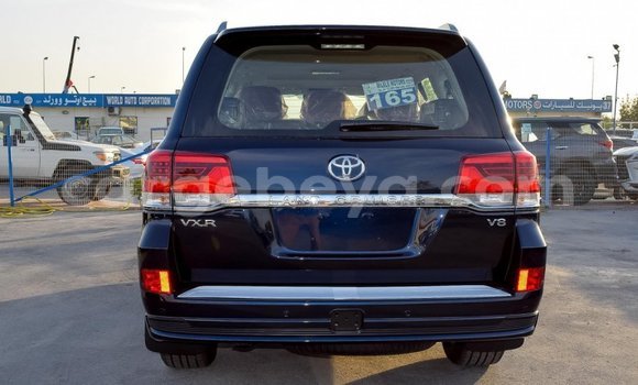 Haaraa Toyota Land Cruiser Black Makiinaa iti Abiy Adi keessatti Tigray keessatti Haaraa Toyota Land Cruiser Black Makiinaa iti Abiy Adi keessatti Tigray keessatti