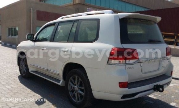 Buy Import Toyota Land Cruiser White Car in Import - Dubai in Ethiopia Buy Import Toyota Land Cruiser White Car in Import - Dubai in Ethiopia
