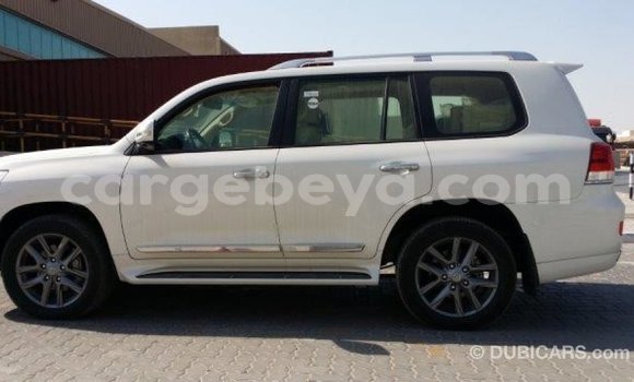 Buy Import Toyota Land Cruiser White Car in Import - Dubai in Ethiopia Buy Import Toyota Land Cruiser White Car in Import - Dubai in Ethiopia