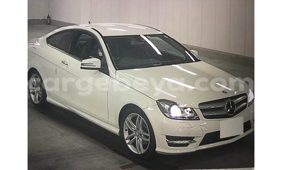 ይግዙ Imported Mercedes-Benz 190 ነጭ መኪና በ Import - Dubai በ ኢትዮጵያ ይግዙ Imported Mercedes-Benz 190 ነጭ መኪና በ Import - Dubai በ ኢትዮጵያ