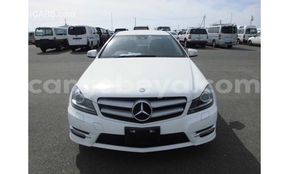 ይግዙ Imported Mercedes-Benz 190 ነጭ መኪና በ Import - Dubai በ ኢትዮጵያ ይግዙ Imported Mercedes-Benz 190 ነጭ መኪና በ Import - Dubai በ ኢትዮጵያ