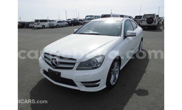 ይግዙ Imported Mercedes-Benz 190 ነጭ መኪና በ Import - Dubai በ ኢትዮጵያ ይግዙ Imported Mercedes-Benz 190 ነጭ መኪና በ Import - Dubai በ ኢትዮጵያ