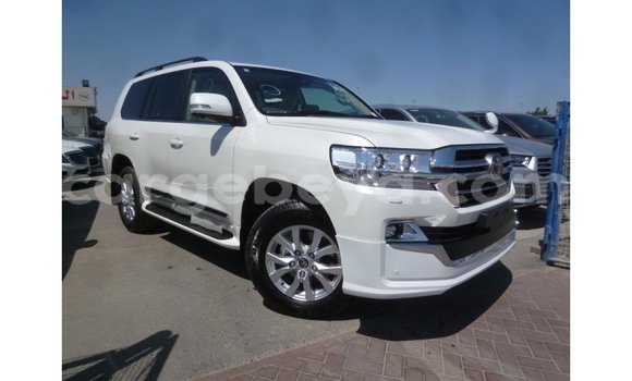 ይግዙ Imported Toyota Land Cruiser ነጭ መኪና በ Import - Dubai በ ኢትዮጵያ ይግዙ Imported Toyota Land Cruiser ነጭ መኪና በ Import - Dubai በ ኢትዮጵያ