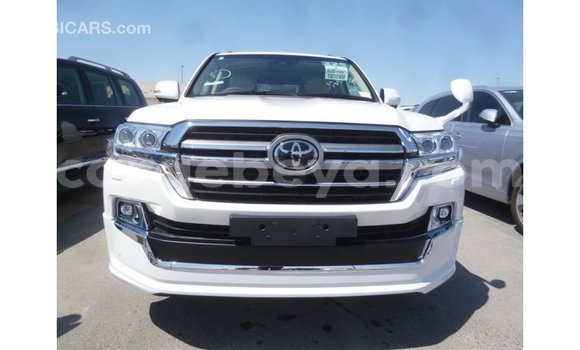 ይግዙ Imported Toyota Land Cruiser ነጭ መኪና በ Import - Dubai በ ኢትዮጵያ ይግዙ Imported Toyota Land Cruiser ነጭ መኪና በ Import - Dubai በ ኢትዮጵያ