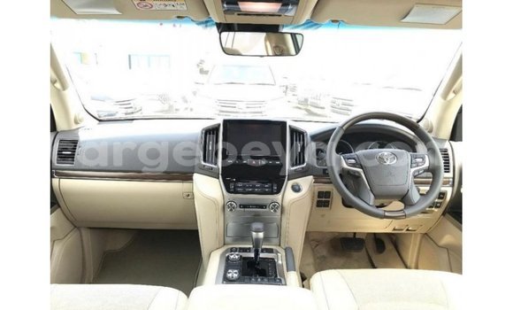 ይግዙ Imported Toyota Land Cruiser ጥቁር መኪና በ Import - Dubai በ ኢትዮጵያ ይግዙ Imported Toyota Land Cruiser ጥቁር መኪና በ Import - Dubai በ ኢትዮጵያ