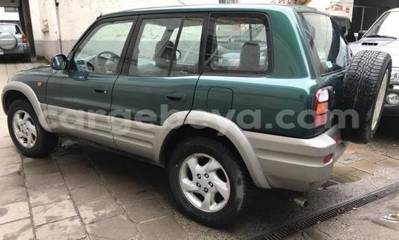 Buy Used Toyota RAV4 Green Car in Addis–Ababa in Ethiopia Buy Used Toyota RAV4 Green Car in Addis–Ababa in Ethiopia