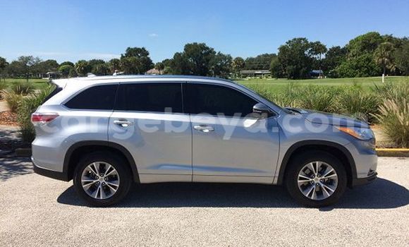Buy Used Toyota Highlander Silver Car in Bishoftu in Ethiopia Buy Used Toyota Highlander Silver Car in Bishoftu in Ethiopia
