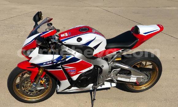 Buy New Honda CBR 1000 RR White Bike in Addis–Ababa in Ethiopia