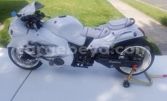 Buy New Suzuki HAYABUSA White Bike in Addis–Ababa in Ethiopia Buy New Suzuki HAYABUSA White Bike in Addis–Ababa in Ethiopia