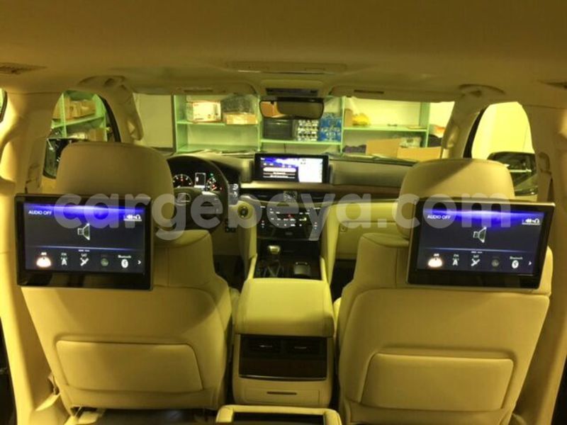 Big with watermark 2016 lx570 gulf. 3