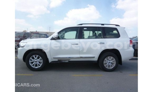 Buy Import Toyota Land Cruiser White Car in Import - Dubai in Ethiopia Buy Import Toyota Land Cruiser White Car in Import - Dubai in Ethiopia