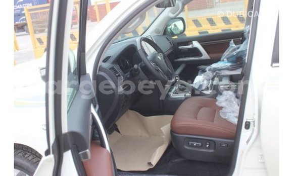 Buy Import Toyota Land Cruiser White Car in Import - Dubai in Ethiopia Buy Import Toyota Land Cruiser White Car in Import - Dubai in Ethiopia