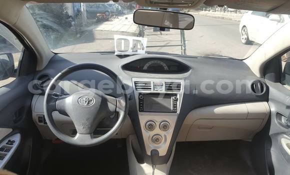 Acheter Occasion Voiture Toyota Yaris Rouge à Addis Ababa, Ethiopie Acheter Occasion Voiture Toyota Yaris Rouge à Addis Ababa, Ethiopie