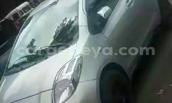 Acheter Occasion Voiture Toyota Yaris Gris à Addis Ababa, Ethiopie Acheter Occasion Voiture Toyota Yaris Gris à Addis Ababa, Ethiopie