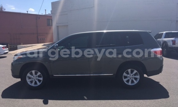 Buy Used Toyota Highlander Black Car in Addis–Ababa in Ethiopia Buy Used Toyota Highlander Black Car in Addis–Ababa in Ethiopia