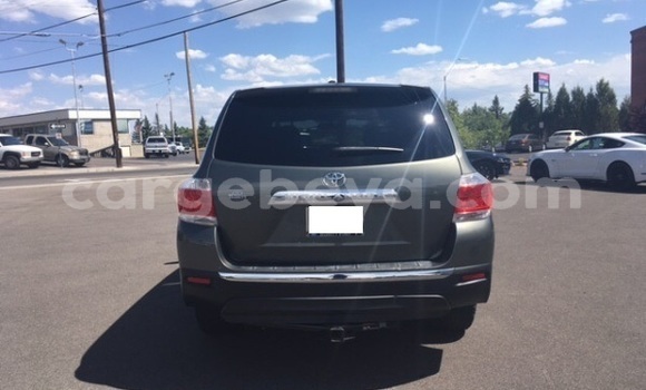 Buy Used Toyota Highlander Black Car in Addis–Ababa in Ethiopia Buy Used Toyota Highlander Black Car in Addis–Ababa in Ethiopia