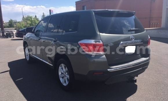 Buy Used Toyota Highlander Black Car in Addis–Ababa in Ethiopia Buy Used Toyota Highlander Black Car in Addis–Ababa in Ethiopia
