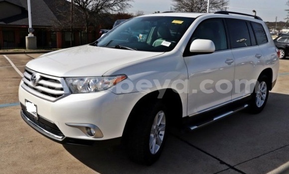 Buy Used Toyota Highlander White Car in Addis–Ababa in Ethiopia Buy Used Toyota Highlander White Car in Addis–Ababa in Ethiopia
