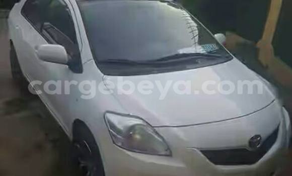 Acheter Occasion Voiture Toyota Yaris Blanc à Addis Ababa, Ethiopie Acheter Occasion Voiture Toyota Yaris Blanc à Addis Ababa, Ethiopie