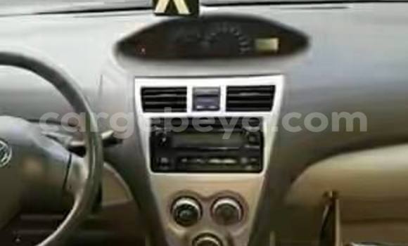 Acheter Occasion Voiture Toyota Yaris Blanc à Addis Ababa, Ethiopie Acheter Occasion Voiture Toyota Yaris Blanc à Addis Ababa, Ethiopie