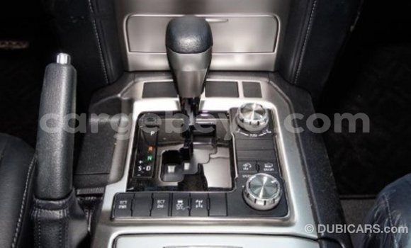 Buy Import Toyota Land Cruiser White Car in Import - Dubai in Ethiopia Buy Import Toyota Land Cruiser White Car in Import - Dubai in Ethiopia
