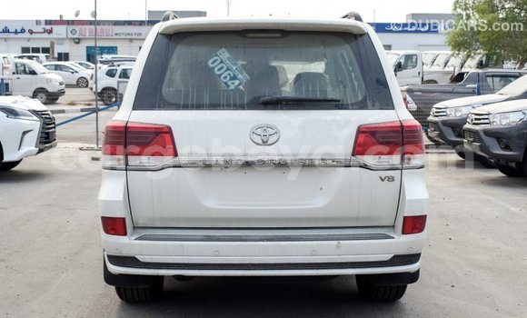 Buy Import Toyota Land Cruiser White Car in Import - Dubai in Ethiopia Buy Import Toyota Land Cruiser White Car in Import - Dubai in Ethiopia