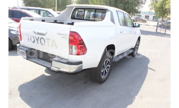 Acheter Import Voiture Toyota Hilux Blanc à Import - Dubai, Ethiopie Acheter Import Voiture Toyota Hilux Blanc à Import - Dubai, Ethiopie