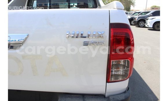 Acheter Import Voiture Toyota Hilux Blanc à Import - Dubai, Ethiopie Acheter Import Voiture Toyota Hilux Blanc à Import - Dubai, Ethiopie