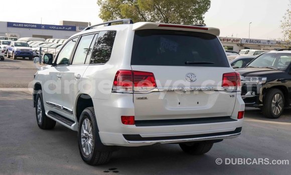 Buy Import Toyota Land Cruiser White Car in Import - Dubai in Ethiopia Buy Import Toyota Land Cruiser White Car in Import - Dubai in Ethiopia