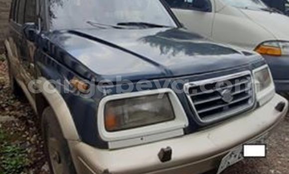 Oofamaa Suzuki Vitara Blue Makiinaa iti Addis–Ababa keessatti Ethiopia keessatti Oofamaa Suzuki Vitara Blue Makiinaa iti Addis–Ababa keessatti Ethiopia keessatti
