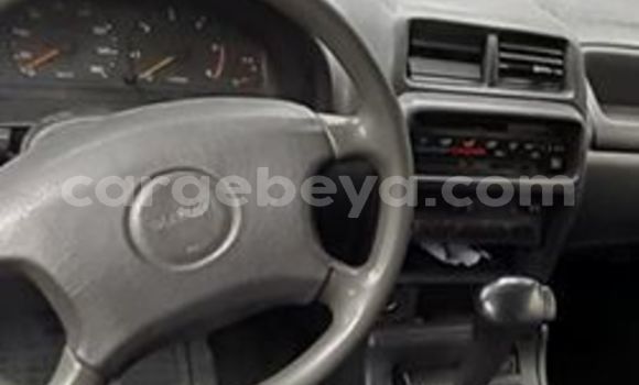 Oofamaa Suzuki Vitara Blue Makiinaa iti Addis–Ababa keessatti Ethiopia keessatti Oofamaa Suzuki Vitara Blue Makiinaa iti Addis–Ababa keessatti Ethiopia keessatti