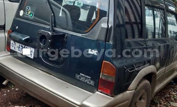 Oofamaa Suzuki Vitara Blue Makiinaa iti Addis–Ababa keessatti Ethiopia keessatti Oofamaa Suzuki Vitara Blue Makiinaa iti Addis–Ababa keessatti Ethiopia keessatti