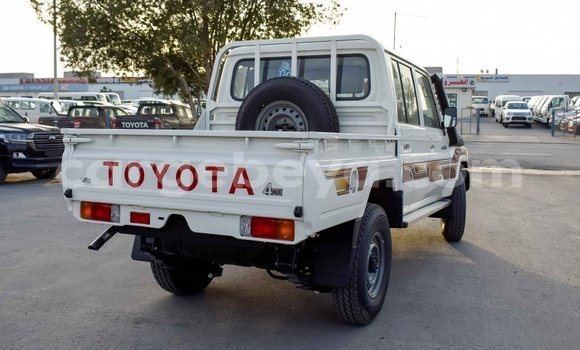 Buy Import Toyota Land Cruiser White Car in Import - Dubai in Ethiopia Buy Import Toyota Land Cruiser White Car in Import - Dubai in Ethiopia