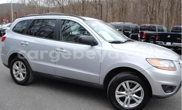 Buy Used Hyundai Santa Fe Silver Car in Addis–Ababa in Ethiopia Buy Used Hyundai Santa Fe Silver Car in Addis–Ababa in Ethiopia