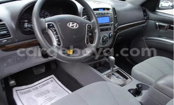 Buy Used Hyundai Santa Fe Silver Car in Addis–Ababa in Ethiopia Buy Used Hyundai Santa Fe Silver Car in Addis–Ababa in Ethiopia