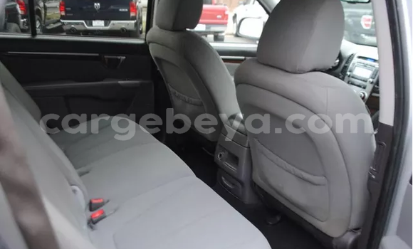 Buy Used Hyundai Santa Fe Silver Car in Addis–Ababa in Ethiopia Buy Used Hyundai Santa Fe Silver Car in Addis–Ababa in Ethiopia