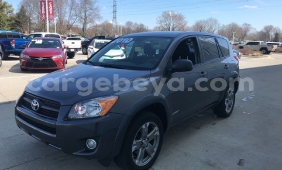 Buy Used Toyota RAV4 Blue Car in Addis–Ababa in Ethiopia Buy Used Toyota RAV4 Blue Car in Addis–Ababa in Ethiopia