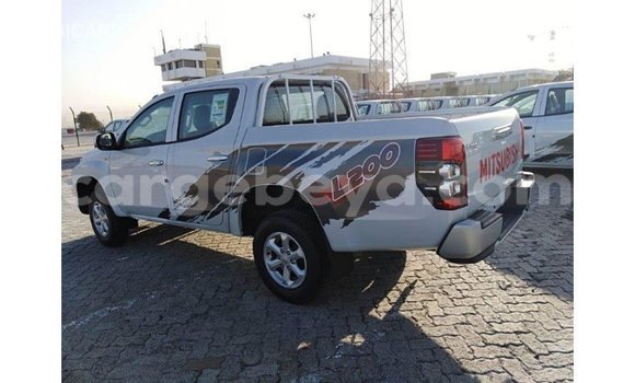 Buy Import Mitsubishi L200 White Car in Import - Dubai in Ethiopia Buy Import Mitsubishi L200 White Car in Import - Dubai in Ethiopia